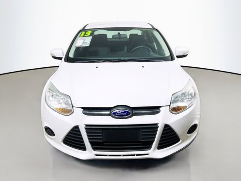 Used 2013 Ford Focus SE w/ SE Winter Pkg image 11