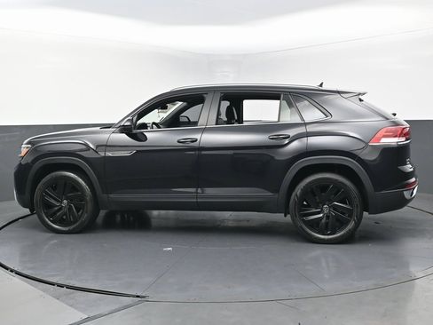 Used 2022 Volkswagen Atlas Cross Sport SE w/ Black Wheel Package image 8