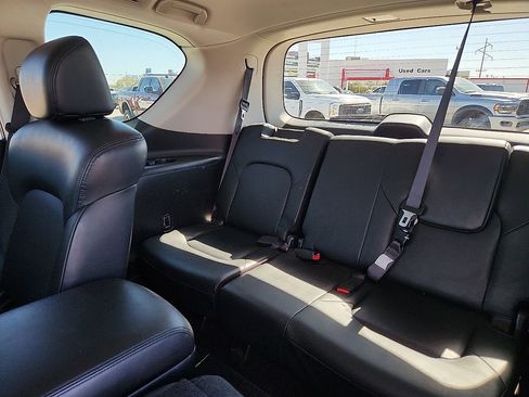 Used 2023 Nissan Armada SL w/ Captain's Chairs Package image 5