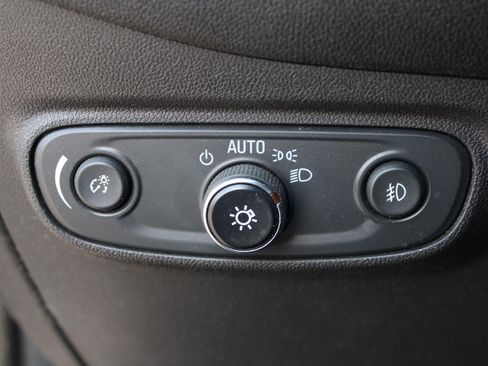 Used 2020 Chevrolet Equinox LT w/ Driver Convenience Package AWD/4WD image 10