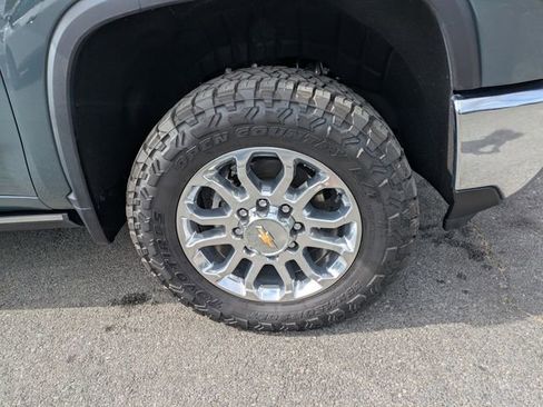Used 2025 Chevrolet Silverado 3500 LTZ w/ LTZ Premium Package AWD/4WD image 12