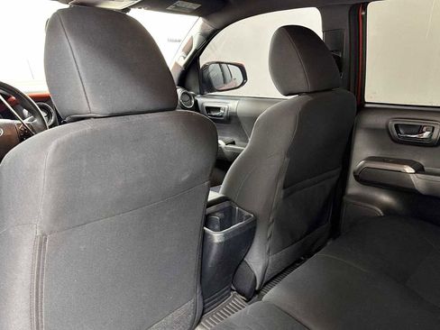 Used 2018 Toyota Tacoma TRD Sport image 25