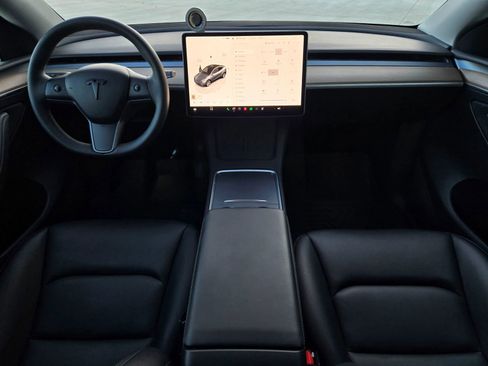 Used 2023 Tesla Model Y Long Range image 24