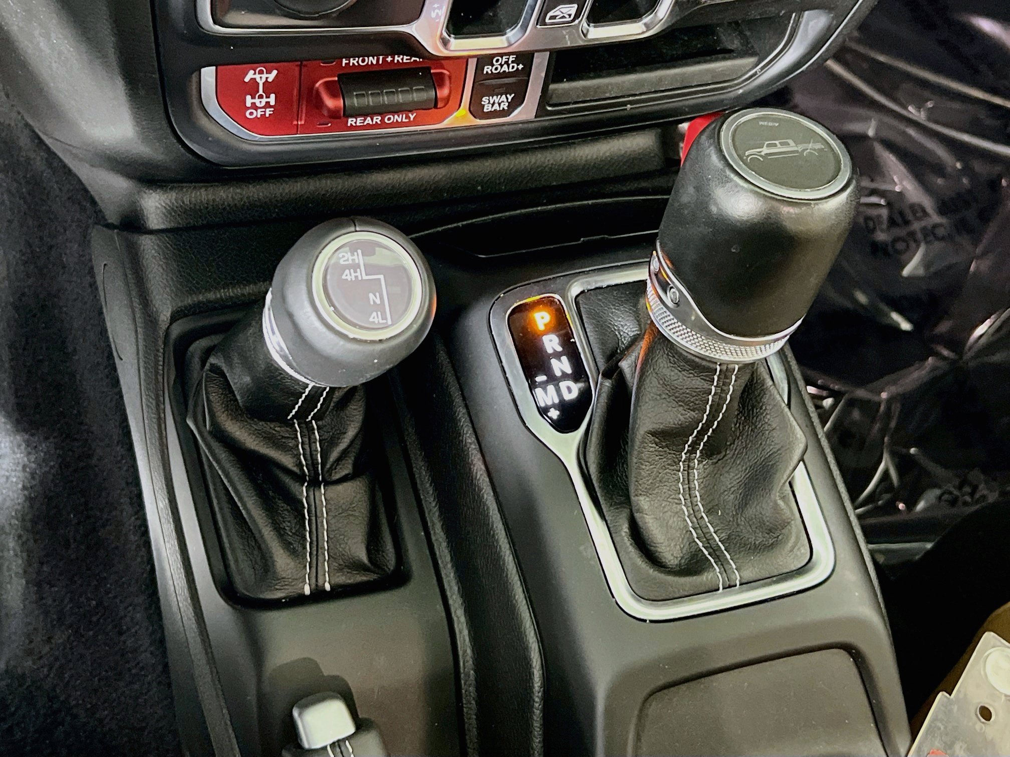 Used 2023 Jeep Gladiator Rubicon w/ LED Lighting Group AWD/4WD image 17