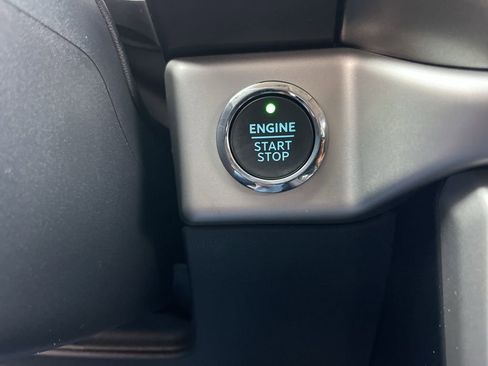 Certified 2024 Ford Expedition XLT image 13