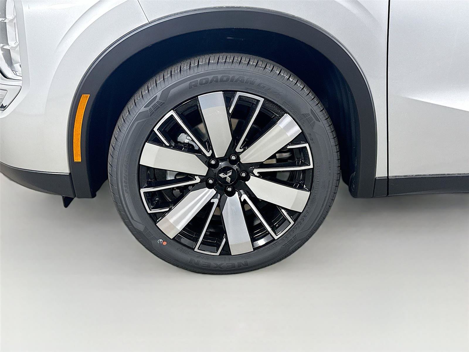 New 2026 Mitsubishi Outlander SE FWD image 26
