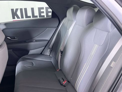 New 2025 Hyundai Elantra SEL image 23