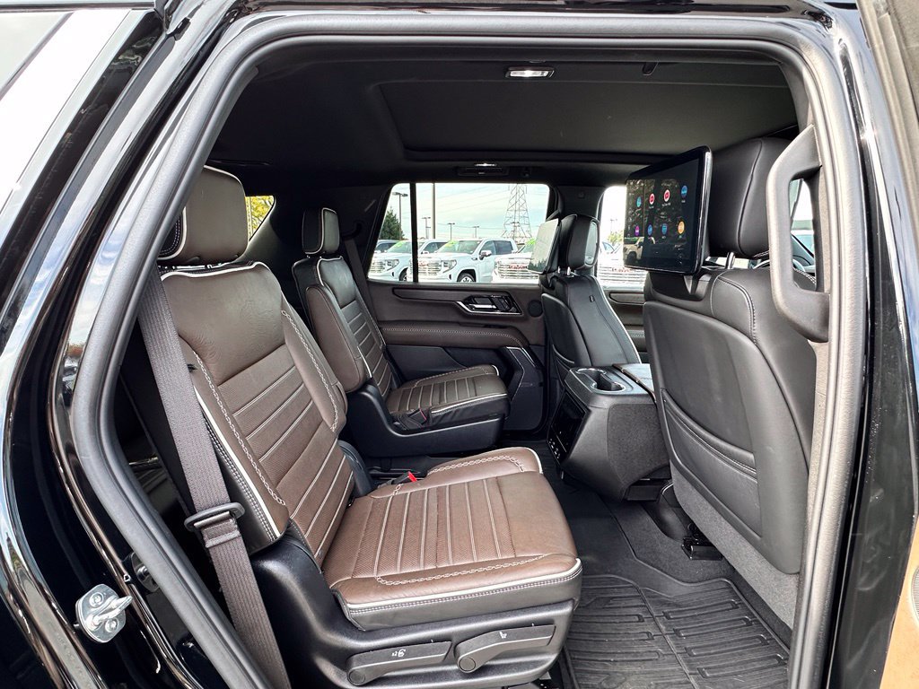 Certified 2025 GMC Yukon Denali Ultimate AWD/4WD image 17