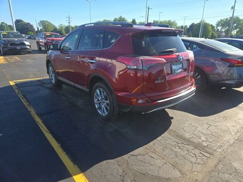 Used 2018 Toyota RAV4 Limited AWD/4WD image 4