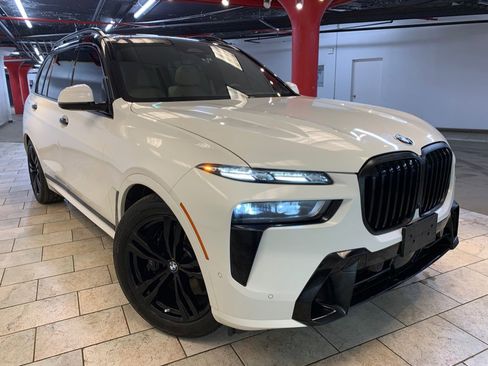 Used 2025 BMW X7 xDrive40i w/ Executive Package AWD/4WD image 5