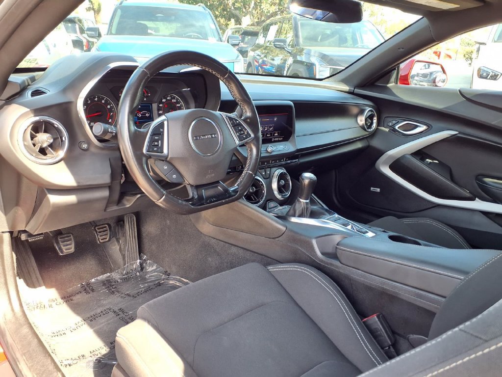 Used 2020 Chevrolet Camaro LT w/ Technology Package RWD image 7