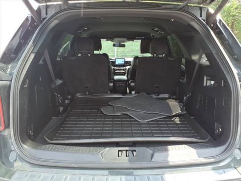 Used 2022 Ford Explorer ST w/ ST High-Performance Pack AWD/4WD image 10
