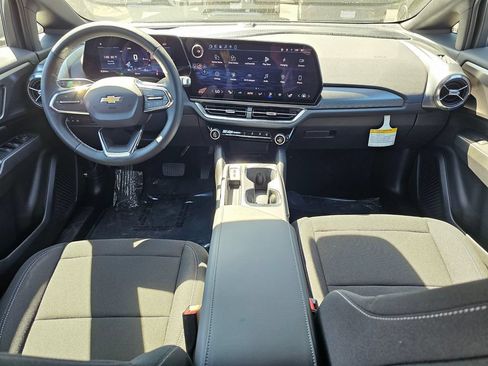 New 2026 Chevrolet Equinox EV LT w/ Comfort Package FWD image 17