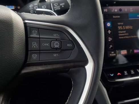 New 2026 Jeep Grand Cherokee Altitude AWD/4WD image 18