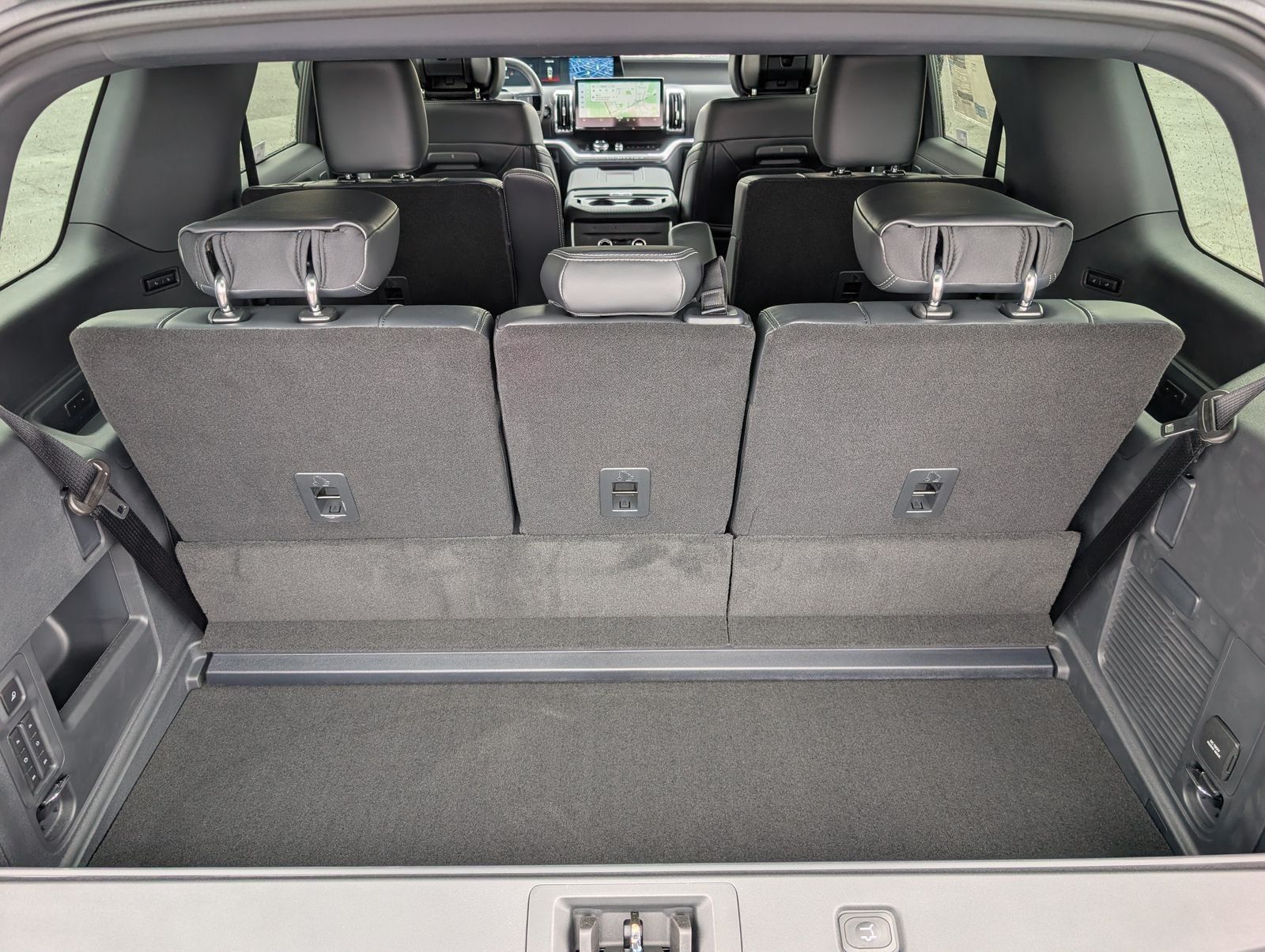 New 2027 Ford Expedition Platinum w/ Stealth Performance Package AWD/4WD image 14