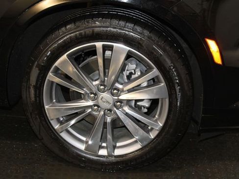 Used 2024 Cadillac XT6 Premium Luxury w/ LPO, Floor Liner Package FWD image 25