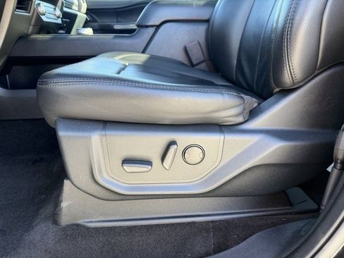 Used 2020 Ford Expedition XLT w/ Equipment Group 202A image 11