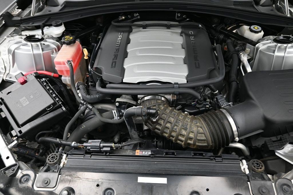 Used 2018 Chevrolet Camaro SS RWD image 18