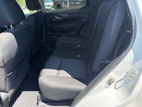 Used 2019 Nissan Rogue SV AWD/4WD image 13