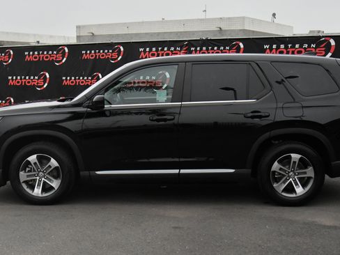 Used 2025 Honda Pilot EX-L image 4