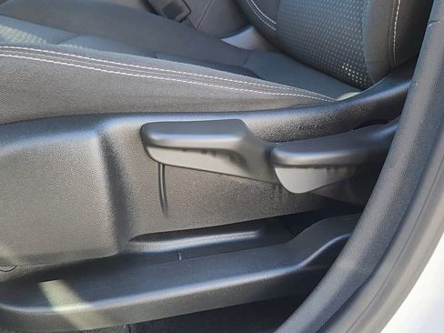 Used 2024 GMC Terrain SLE image 9