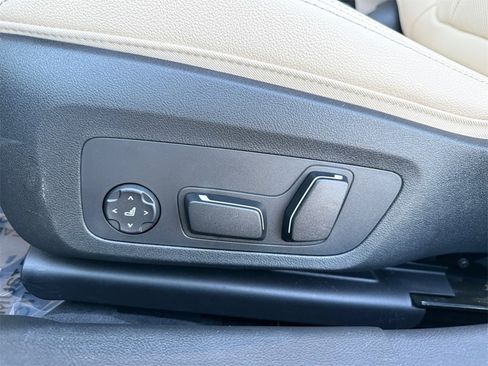 Certified 2025 BMW 330i xDrive Sedan w/ Premium Package image 34