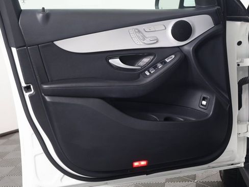 Used 2022 Mercedes-Benz GLC 300 image 12