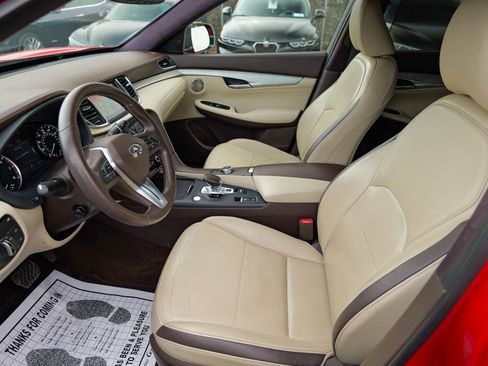 Used 2019 INFINITI QX50 Essential w/ Sensory Package image 19