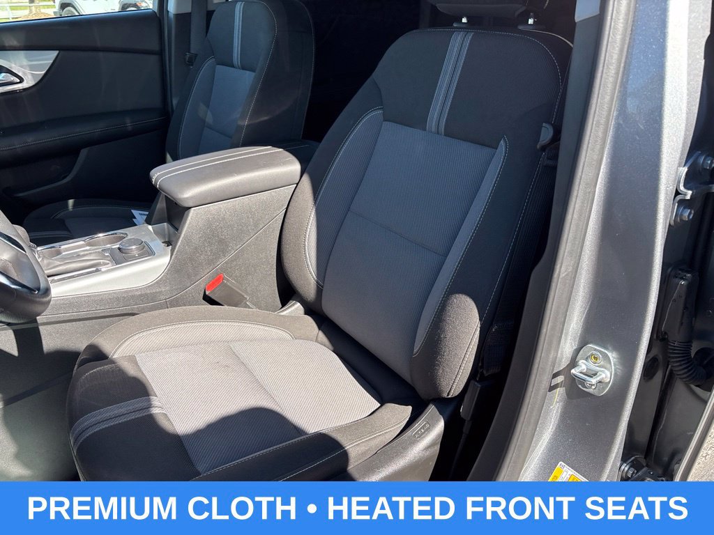Used 2025 Chevrolet Blazer LT FWD image 3