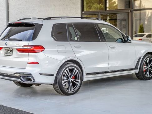 Used 2022 BMW X7 xDrive40i w/ M Sport Package AWD/4WD image 9