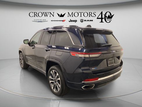 Used 2023 Jeep Grand Cherokee Overland w/ Advanced Protech Group III AWD/4WD image 12