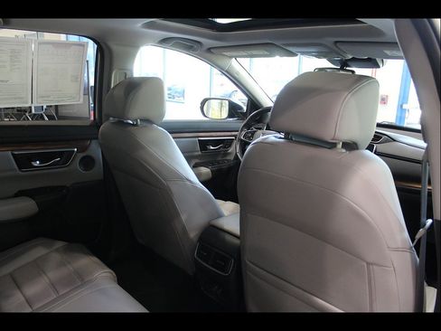 Used 2020 Honda CR-V Touring image 19