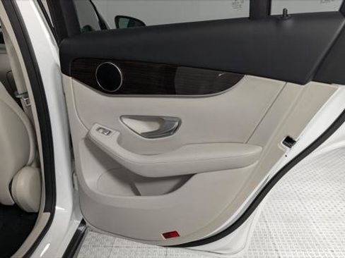 Used 2017 Mercedes-Benz GLC 300 image 21