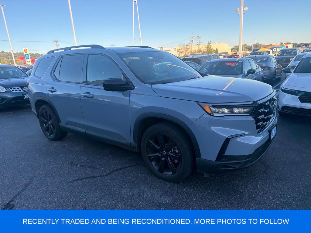 Used 2025 Honda Pilot Black Edition image 1