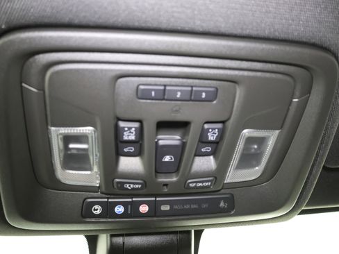 Used 2023 Chevrolet Silverado 3500 High Country image 63