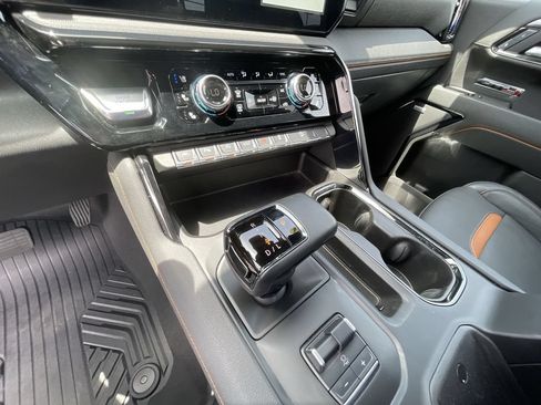 Certified 2024 GMC Sierra 1500 AT4 w/ Technology Package AWD/4WD image 17