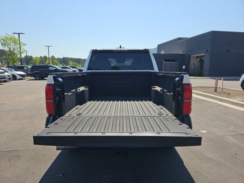 Used 2024 Toyota Tacoma SR AWD/4WD image 14