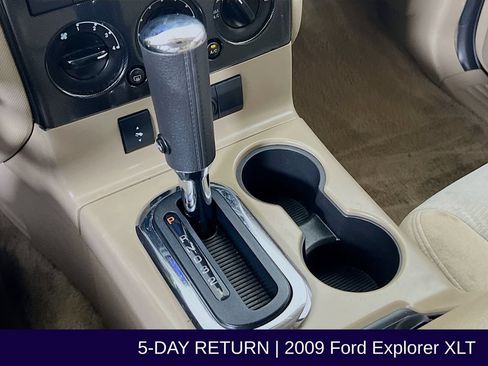 Used 2009 Ford Explorer XLT AWD/4WD image 18