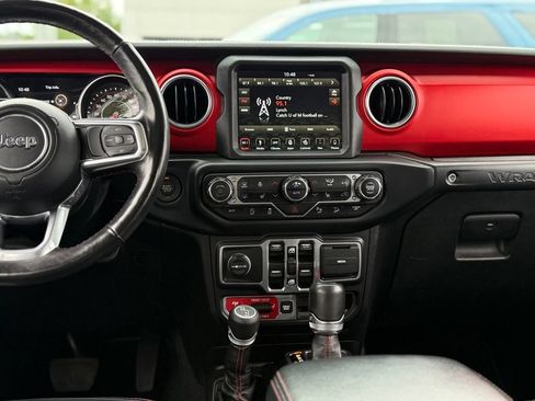 Used 2018 Jeep Wrangler Unlimited Rubicon w/ Uconnect 4C Nav & Sound Group AWD/4WD image 18