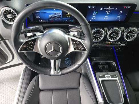 Used 2025 Mercedes-Benz GLB 250 image 14