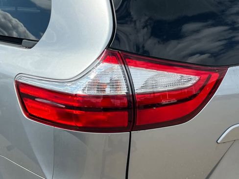Used 2018 Toyota Sienna XLE w/ XLE Navigation Package AWD/4WD image 20