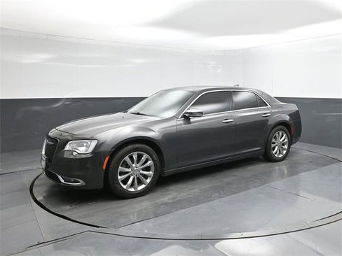 Used 2018 Chrysler 300 Limited w/ Safetytec Plus Group image 34