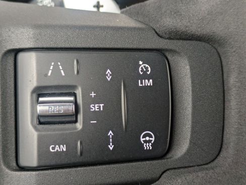 Certified 2023 Land Rover Defender 110 image 17