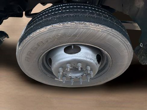 Used 2015 Ford F550 4x4 Crew Cab Super Duty image 8