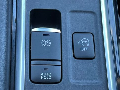 Used 2023 Nissan Pathfinder SL w/ SL Premium Package AWD/4WD image 30