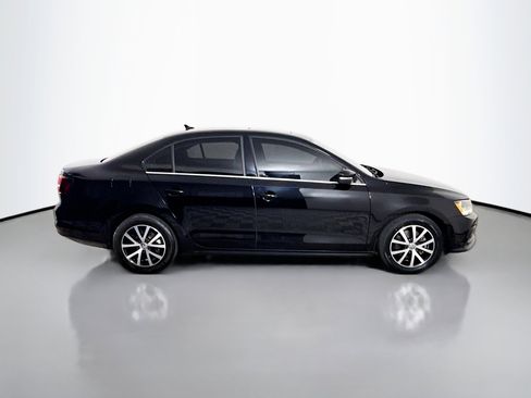 Used 2017 Volkswagen Jetta SE image 11