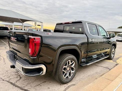 New 2026 GMC Sierra 1500 SLT image 4