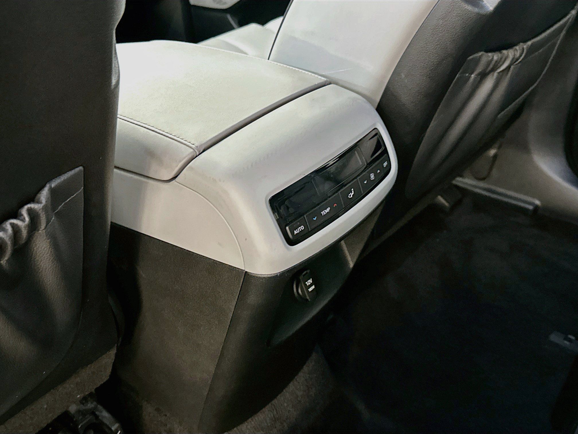 Used 2024 Hyundai Palisade SEL AWD/4WD image 28