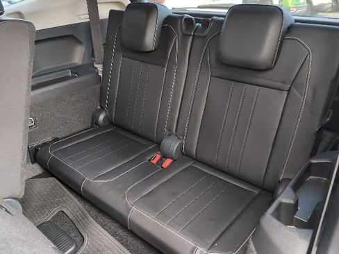 Used 2023 Volkswagen Tiguan SE image 26