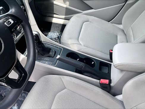Used 2018 Volkswagen Passat 2.0T S w/ Driver Assistance Package FWD image 17